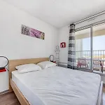 Face A La Apartment *